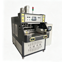 Presse à chaud industrielle à table coulissante automatique pour le gaufrage et le thermoformage des empeignes de chaussures de sport