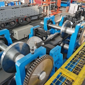 Máquina Perfiladora de Rollos para Estructuras Metálicas de Acero con Secciones Intercambiables en Forma de C, U y Z, Ajustable de 75-300 mm, Espesor de 1.5-3.5 mm - Product Image 2