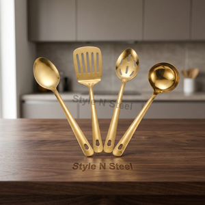 Cuillère de service en laiton plaqué or à long manche, cuillère ajourée, spatule fine Lara Kitchen Tools - Product Image 3