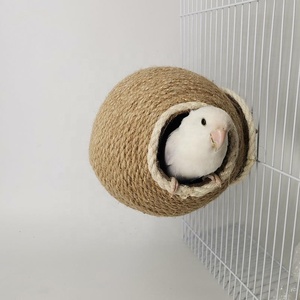 Yeni doğal hindistan cevizi kabuğu kuş yuvalama ev asılı kordon ile küçük Pet Parakeets Finches serçeler yuvalar interaktif oyuncak - Product Image 4