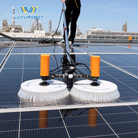 Machine de nettoyage de panneaux solaires Luyu à double tête, haute efficacité de nettoyage, adaptée aux grands toits en tuiles de métal inclinés