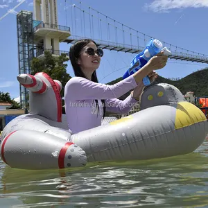 Fabrika toptan büyük havuz yüzen özel denizaltı tema su tabancası ile şişme su şamandıra binici oyuncak