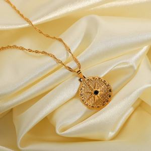 Colgante de Luna y estrella de cristal chapado en oro de 18K, collares de circón de media luna, collar de acero inoxidable - Product Image 2