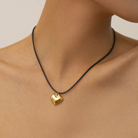 Collier de luxe pour femmes en acier inoxydable avec pendentif cœur épais en corde de cire noire plaqué or 18 carats