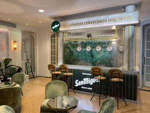 Lampe murale vintage de luxe de haute qualité en or avec tube en verre rayé Luz Vintage modèle CERES Vente directe des fabricants pour la maison - Product Image 4