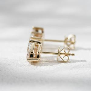 Pendientes de Diamantes de Laboratorio de Dos Piedras, Oro Sólido de 10K, 1.5TCW - Product Image 3