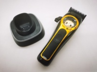 Tondeuses à cheveux professionnelles KEMEI Km-2373, 8800 tr/min, tondeuse à cheveux sans fil, machine à couper les cheveux avec base de charge