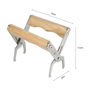 13*10*5cm granja <span class=keywords><strong>de</strong></span> jardinería apicultor abeja colmena marco agarre Marco <span class=keywords><strong>de</strong></span> apicultura <span class=keywords><strong>de</strong></span> acero inoxidable soporte <span class=keywords><strong>de</strong></span> agarre mango <span class=keywords><strong>de</strong></span> madera herramienta elevadora - Product Image 1