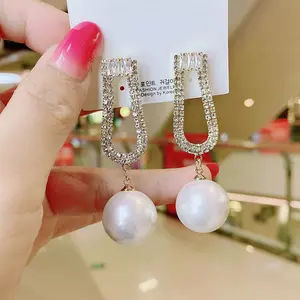 Noble temperament web celebrity long pearl earrings autumn winter delicate fashion decoration face slim earrings