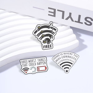 Pin de Esmalte con Diseño de Gato y Humor sobre Señal WiFi, con motivos de 'Desconectado', 'Carga de WiFi' y 'Batería Baja', Accesorio Decorativo para Mochila y Chaqueta - Product Image 3