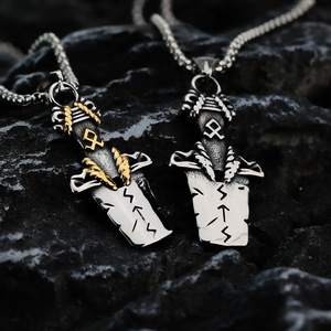 Collier pour homme avec pendentif épée viking nordique en acier inoxydable, perles carrées biseautées, design géométrique, cadeau - Product Image 2