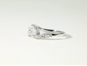 Anillo de compromiso Toi Et Moi de lujo con diamante cultivado en laboratorio de 1.5 CT para mujer, con diseño de diamantes creados en laboratorio con corte de pera E VS. - Product Image 4