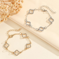 Bracelet trèfle porte-bonheur double face en acier inoxydable plaqué or 18 carats de haute qualité pour femmes Bijoux en acier inoxydable