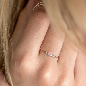 Anello H306 in Oro Rosa con Diamante, Classico Anello di Fidanzamento da Donna con Diamante Naturale Taglio Brillante Rotondo Colore G - Product Image 5