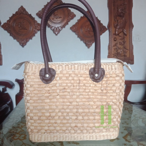 Bolsa de playa de verano vintage, bolsa de cesta beige para ir de compras, viajar, actividades al aire libre, bolso de paja bohemio de HNH Craft Vietnam - Product Image 1