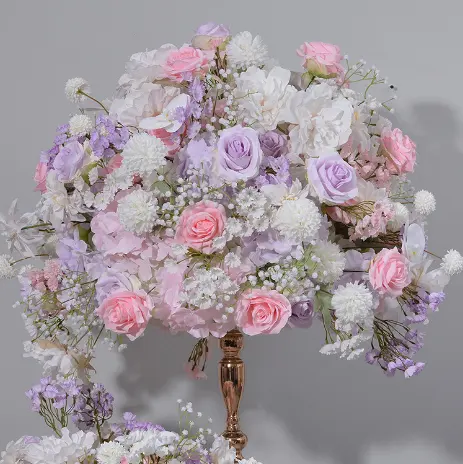 Hiasan tengah meja meriah pernikahan kustom dengan bola bunga buatan