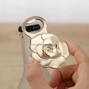 Abridor de Botellas de Cerveza de Aleación de Zinc con Diseño de Rosa Dorada, Regalo Creativo para Días Especiales, Bodas y Fiestas, Personalizable con Logotipo para Invitados - Product Image 3