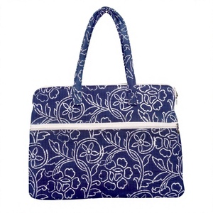 Funda Clásica para Portátil Hecha a Mano 100% Algodón con Estampado de Bloques, Diseño Protector y Forro de Algodón para Uso en Oficina - Product Image 1