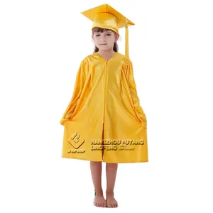 Toga y Birrete de Graduación para Niños de Jardín de Infancia - Product Image 1