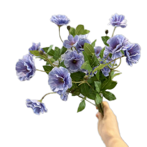 Eleganti Steli di Fiori Artificiali in Seta Fatti a Mano per Decorazioni di Corridoi Nuziali, Candelabri e Anelli - Product Image 1