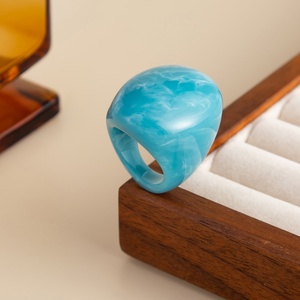 Женские массивные кольца - Product Image 3