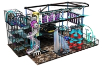 Équipement de terrain de jeux intérieur pour enfants, parc d'attractions avec toboggan et parcours ninja pour des défis et des moments de plaisir sans fin