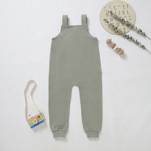 Eco-vriendelijke biologische katoenen French Terry baby- en peuterbroekjes voor meisjes en jongens, kinderbroekjes met bretels - Product Image 5