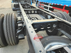Camión de plataforma China Qingling ISUZU FTR <span class=keywords><strong>FVR</strong></span> GIGA 205HP 4x2, camión de carga de media fila Euro VI, con sistema de eliminación de urea y DPS, <span class=keywords><strong>en</strong></span> <span class=keywords><strong>venta</strong></span>. - Product Image 6