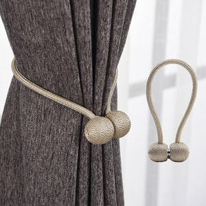Fermacravatte con tendine a sfera con perle magnetiche - Product Image 2