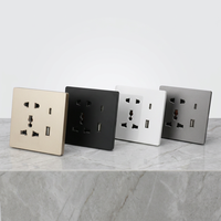 Enchufe de Corriente Universal de 10A con Clasificación IP22, Material de PC, Puertos USB-A y USB-C, Contactos de Cobre Puro Ignífugos, 5V