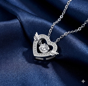 Ornements de cou au motif d'ange rêveux, bijoux de cou ovales en argent sterling de qualité supérieure avec maillons de câble, reliés à deux boucles supérieures pour femmes - Product Image 1