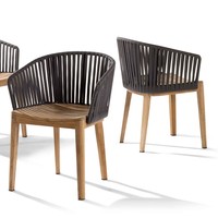 Ensemble de salle à manger d'extérieur en teck, résistant aux UV, imperméable, personnalisable, mobilier d'extérieur de luxe haut de gamme contemporain d'Amérique du Nord