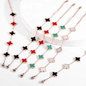 <span class=keywords><strong>Online</strong></span> nuovo colore che preserva gioielli in acciaio al titanio a cinque fiori con quadrifoglio fortunato a doppia faccia in <span class=keywords><strong>oro</strong></span> 18 carati - Product Image 1