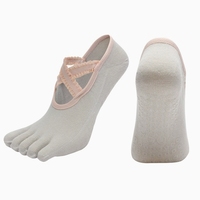 Chaussettes de yoga à cinq doigts pour femmes d'usine Grip Sweet Styles 5 Toe Chaussettes Pilates antidérapantes Logo personnalisé