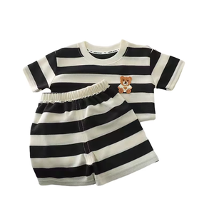 <span class=keywords><strong>Set</strong></span> Estivo per Bambine con Maglietta a Costine a Righe e Pantaloncini, Completo Due Pezzi per Neonati e Bambini - Product Image 4