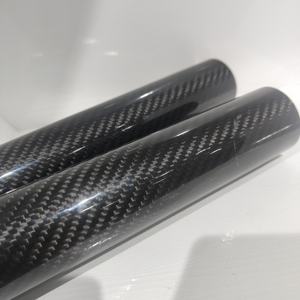 Tubes ronds en fibre de carbone axés sur la sécurité Motif carré léger pour les cages roulantes automobiles Absorption d'énergie d'impact dans le sport - Product Image 4