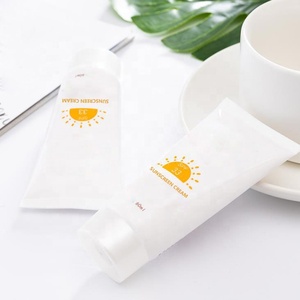 Etiqueta privada SPF50 Loción de protección solar blanqueadora vegana Crema mineral orgánica para el cuidado de la piel facial Bloqueador solar para el sol de vacaciones - Product Image 5