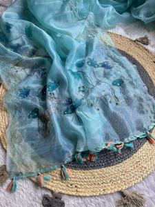 Sarees de travail manuel en organza pur doux et élégant pour les occasions de fête - Product Image 5