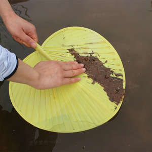 Palm Leaf Fan Large Yellow Plastic Manual Handheld Cooling Fan Household Summer Use Lightweight Design - Product Image 3