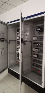 Gabinete de control PLC para equipos de distribución de energía Especificaciones de voltaje múltiple Gabinetes de distribución de conversión de frecuencia - Product Image 4