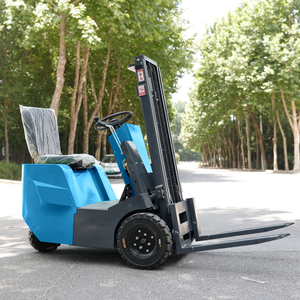 Montacargas de Tres Ruedas con Certificación CE, Capacidad de 0.5 a 1 Tonelada, Diseño de Contrapeso Tipo Carro con Altura de Elevación Ajustable para Pasillos Estrechos - Product Image 5