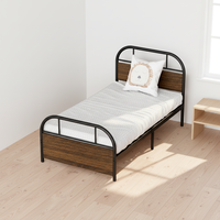 Cadre de lit double en fer forgé simple et personnalisé avec panneaux en bois, lit plateforme moderne pour chambre d'hôtel, appartement