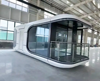 Maison conteneur de style capsule en structure acier écologique personnalisée pour hébergements de camping en plein air avec observation des étoiles intégrée