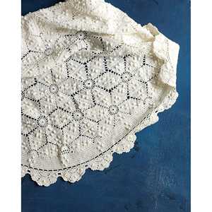 Mantel Redondo de Ganchillo Navideño con Motivo de Estrella Bordado, Patrón Rectangular para Hoteles y Restaurantes, Cubierta de Mesa Dan Denaro - Product Image 3