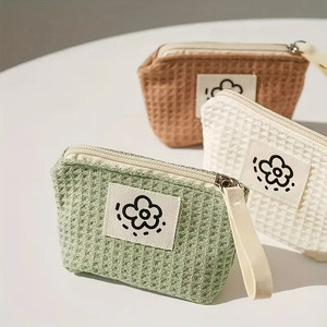 Elegante Borsa Cosmetica in Tessuto Waffle Realizzata in Puro Cotone Ecologico e Mini Borsa Portatile per Oggetti Vari, Regalo per Donne - Product Image 1