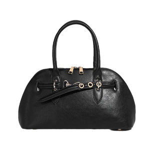 Fabricant de petit sac fourre-tout à breloques pour femmes nouveau design sac vintage sac à bandoulière fait à la main - Product Image 1