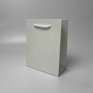 Sac en carton recyclé personnalisé en gros, délicat, petit, mignon, pour emballage de parfum, rouge à lèvres, bijoux, cadeau romantique pour la Saint-Valentin - Product Image 2