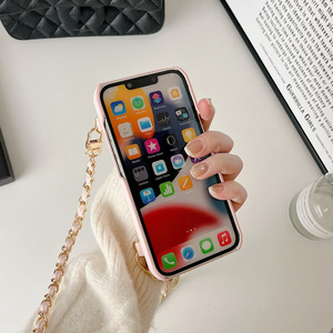 Funda de Teléfono de Lujo Acolchada de Cuero con Cadena y Tarjetero para iPhone 17 16 15 14 13 12 Pro Max - Product Image 5