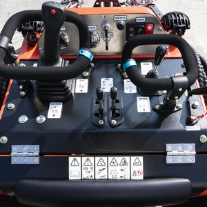 Minicargadora de Orugas Compacta con Motor Kubota, Modelo 2024, la Más Reciente de Meng - Product Image 4