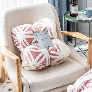 Housse de couette d'hiver en flanelle de laine de style nordique deux côtés - Product Image 2